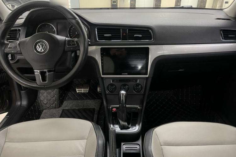Used Volkswagen Cross Lavida 2014 1.4TSI DSG Interior 1
