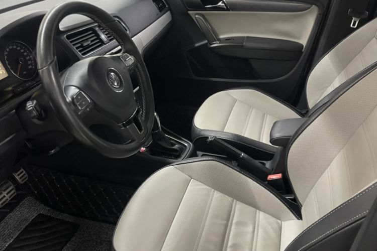 Used Volkswagen Cross Lavida 2014 1.4TSI DSG Interior 2