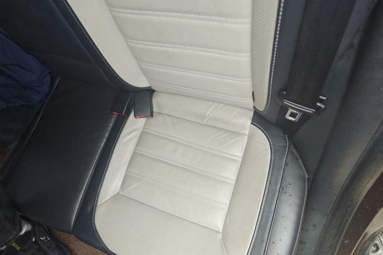 Used Volkswagen Cross Lavida 2014 1.4TSI DSG Interior 4
