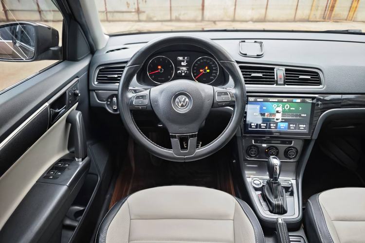 Used Volkswagen Cross Lavida 2014 1.4TSI DSG Interior 7