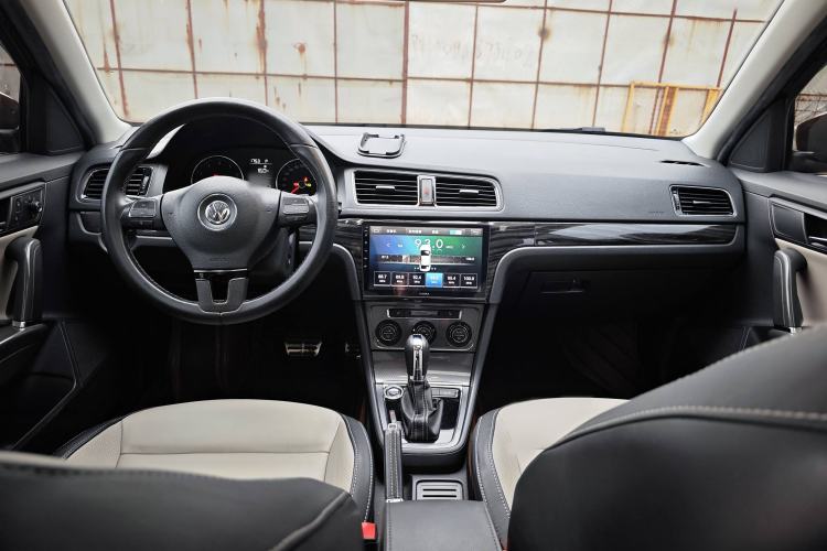 Used Volkswagen Cross Lavida 2014 1.4TSI DSG Interior 8