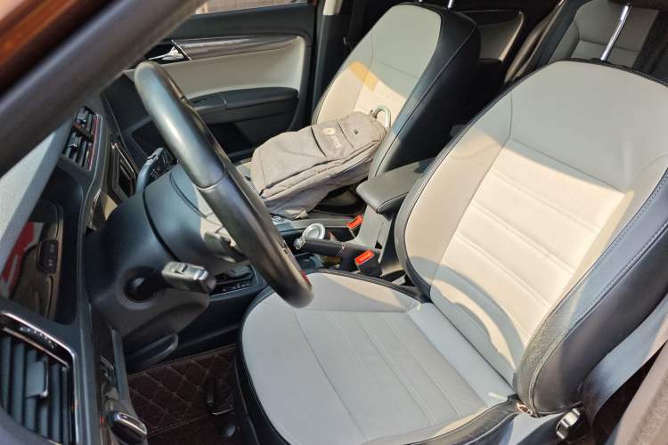 Used Volkswagen Cross Lavida 2014 1.4TSI DSG Left Front Seat