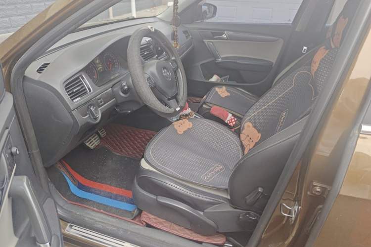 Used Volkswagen Cross Lavida 2014 1.6L Automatic Left Front Seat