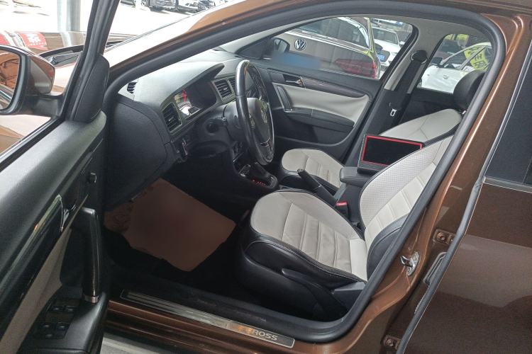 Used Volkswagen Cross Lavida 2014 1.4TSI DSG Left Front Seat