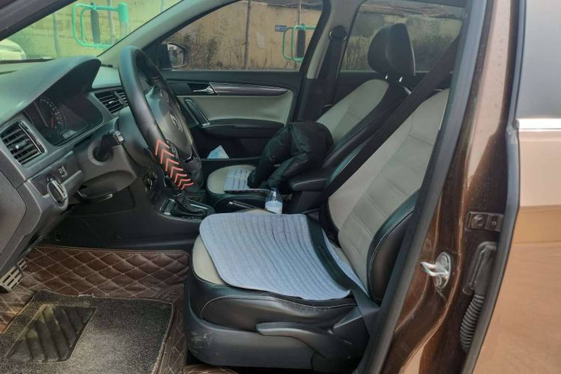 Used Volkswagen Cross Lavida 2014 1.4TSI DSG Left Front Seat