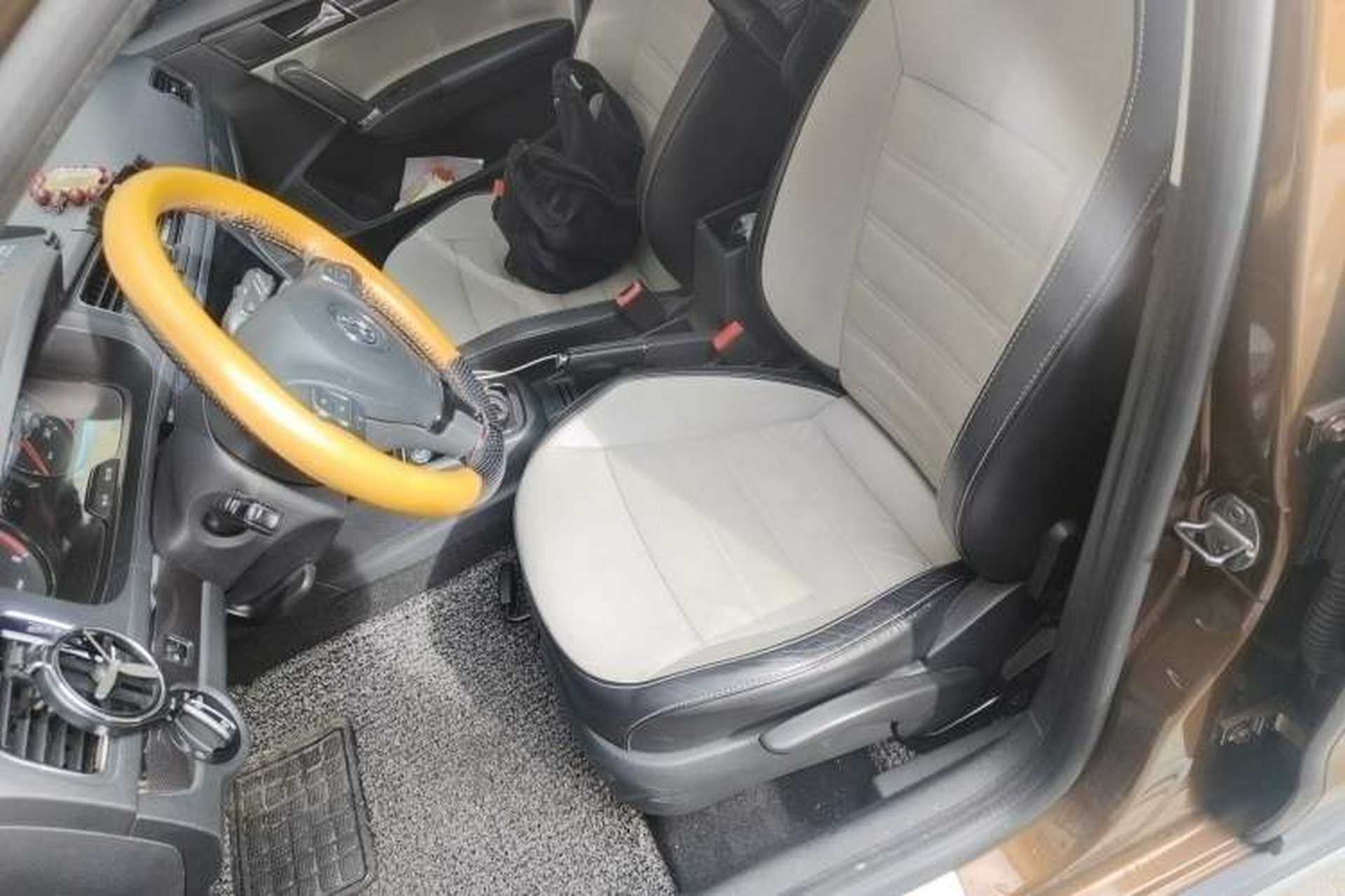 Used Volkswagen Cross Lavida 2014 1.4TSI DSG Left Front Seat