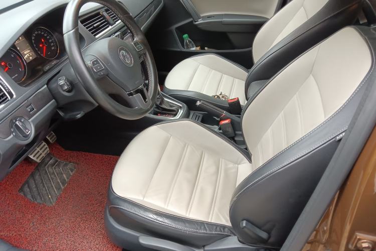 Used Volkswagen Cross Lavida 2014 1.6L Automatic Left Front Seat