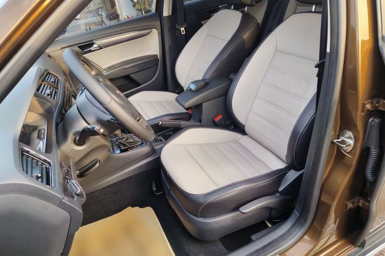 Used Volkswagen Cross Lavida 2014 1.4TSI DSG Left Front Seat