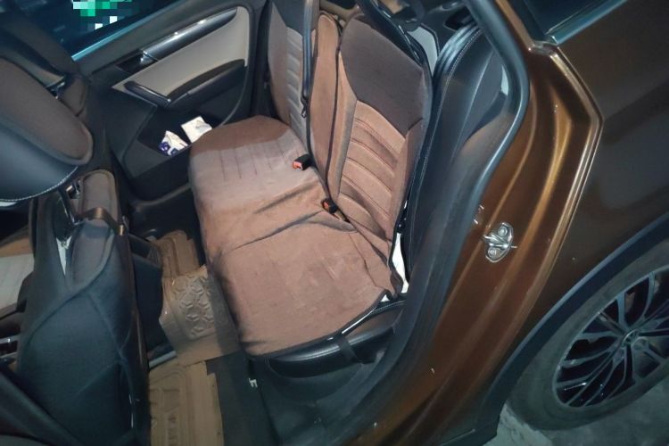 Used Volkswagen Cross Lavida 2014 1.6L Automatic Left Rear Seat