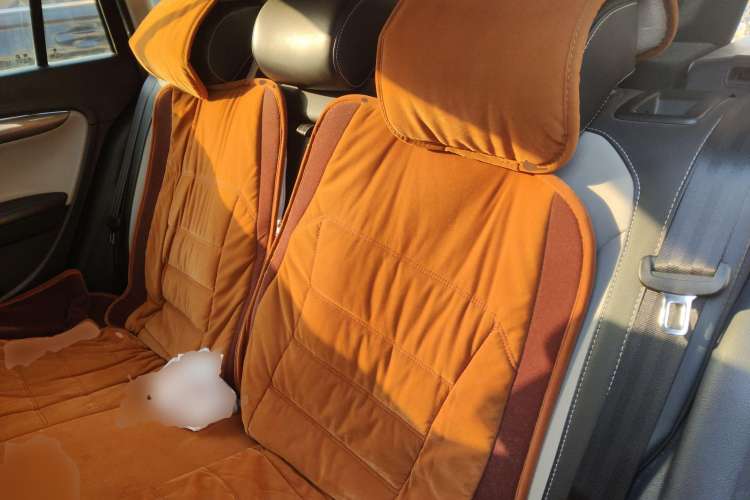 Used Volkswagen Cross Lavida 2014 1.6L Automatic Left Rear Seat