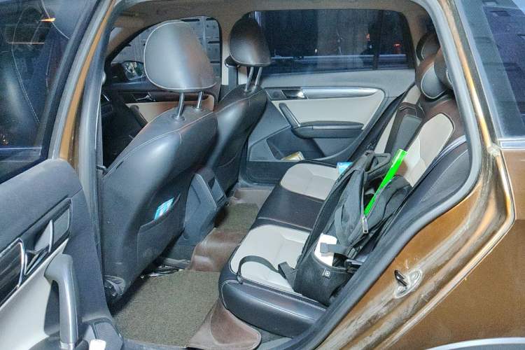 Used Volkswagen Cross Lavida 2014 1.6L Automatic Left Rear Seat