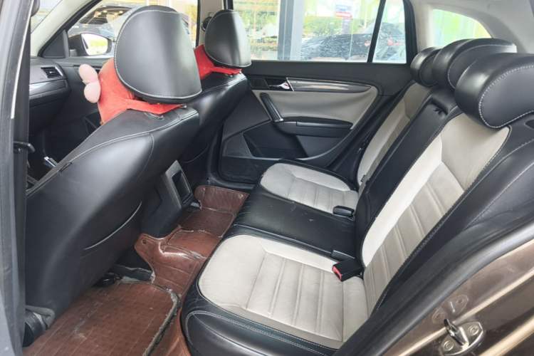 Used Volkswagen Cross Lavida 2014 1.4TSI DSG Left Rear Seat
