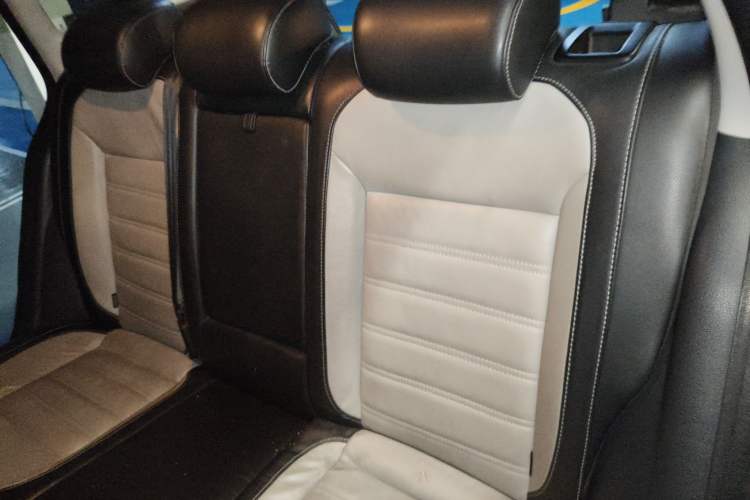 Used Volkswagen Cross Lavida 2014 1.6L Automatic Left Rear Seat