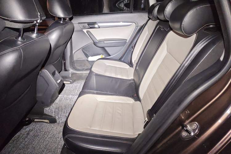 Used Volkswagen Cross Lavida 2014 1.4TSI DSG Left Rear Seat