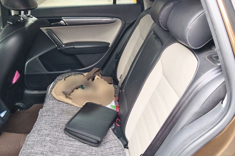 Used Volkswagen Cross Lavida 2014 1.4TSI DSG Left Rear Seat