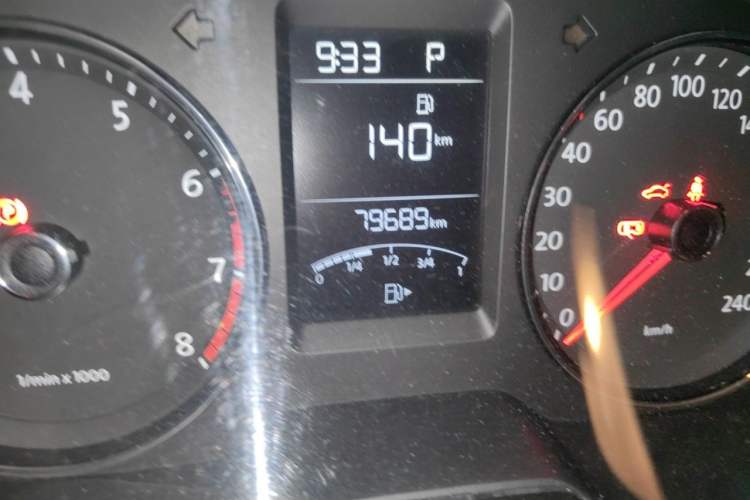 Used Volkswagen Cross Lavida 2014 1.6L Automatic Odometer Close Up