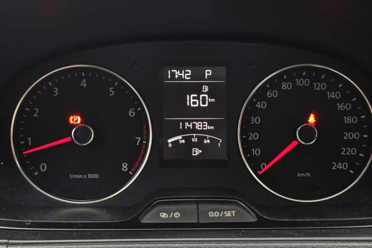 Used Volkswagen Cross Lavida 2014 1.4TSI DSG Odometer Close Up