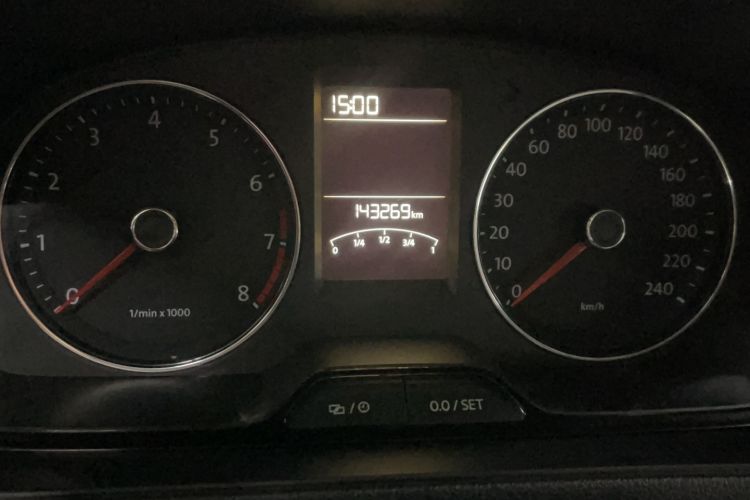Used Volkswagen Cross Lavida 2014 1.4TSI DSG Odometer Close Up