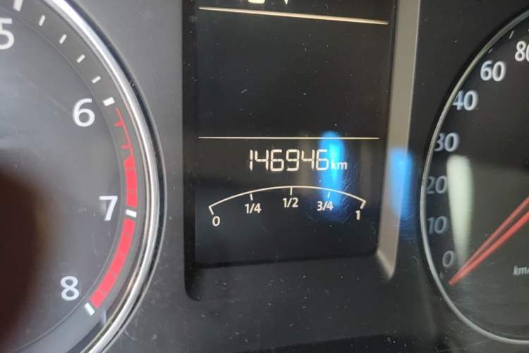 Used Volkswagen Cross Lavida 2014 1.6L Automatic Odometer Close Up