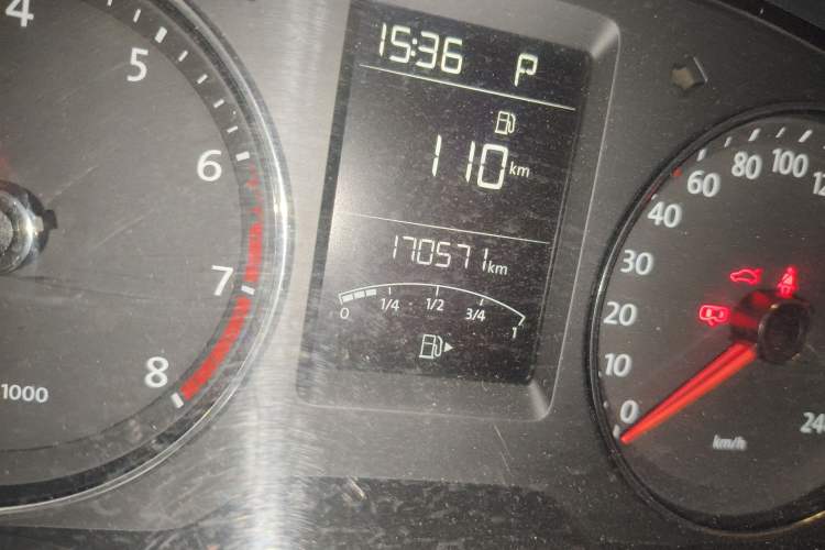 Used Volkswagen Cross Lavida 2014 1.6L Automatic Odometer Close Up