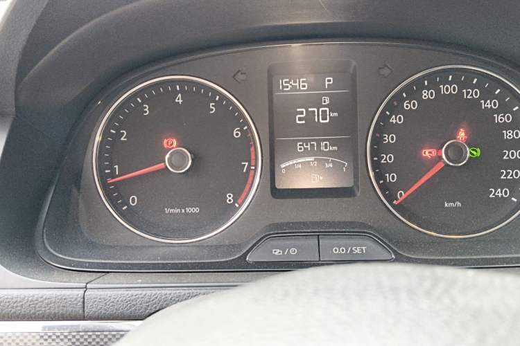 Used Volkswagen Cross Lavida 2014 1.4TSI DSG Odometer Close Up
