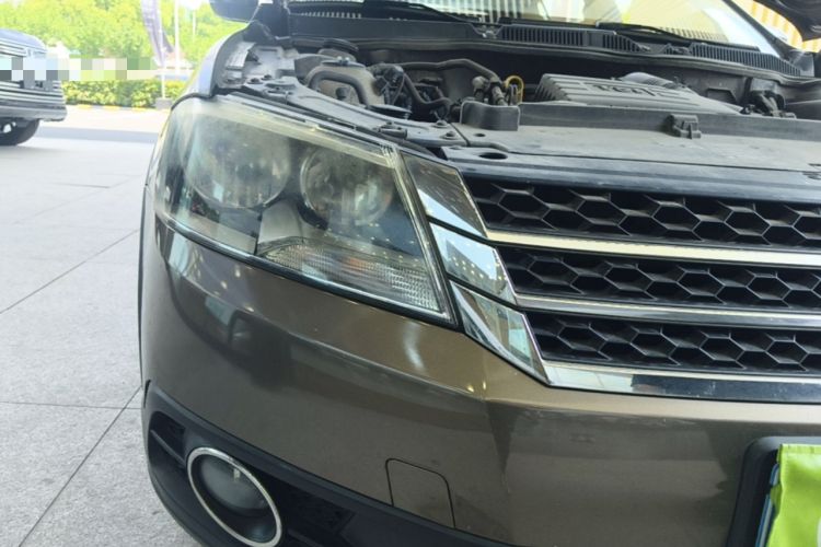 Used Volkswagen Cross Lavida 2014 1.4TSI DSG Right Front Headlight