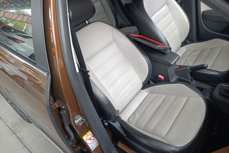 Used Volkswagen Cross Lavida 2014 1.4TSI DSG Right Front Seat