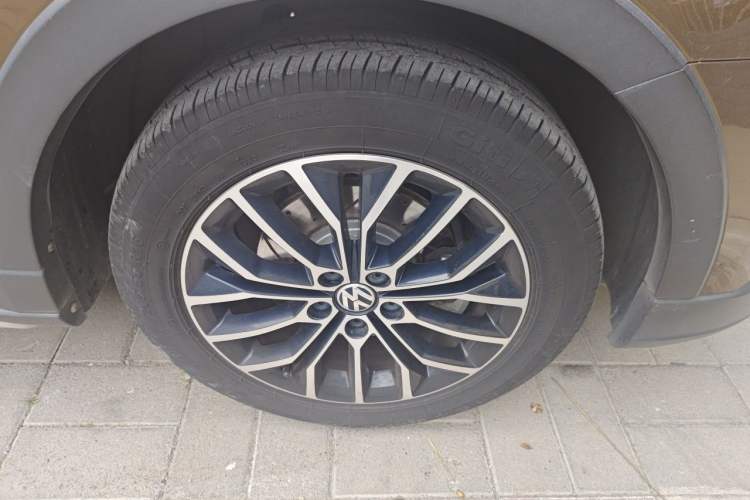 Used Volkswagen Cross Lavida 2014 1.6L Automatic Right Front Wheel Hub