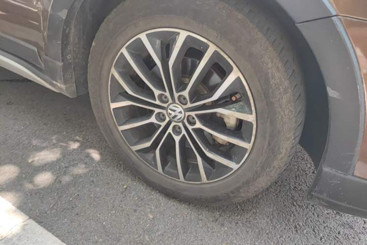 Used Volkswagen Cross Lavida 2014 1.6L Automatic Right Front Wheel Hub