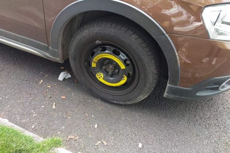 Used Volkswagen Cross Lavida 2014 1.4TSI DSG Right Front Wheel Hub