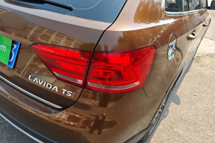 Used Volkswagen Cross Lavida 2014 1.4TSI DSG Right Rear Taillight