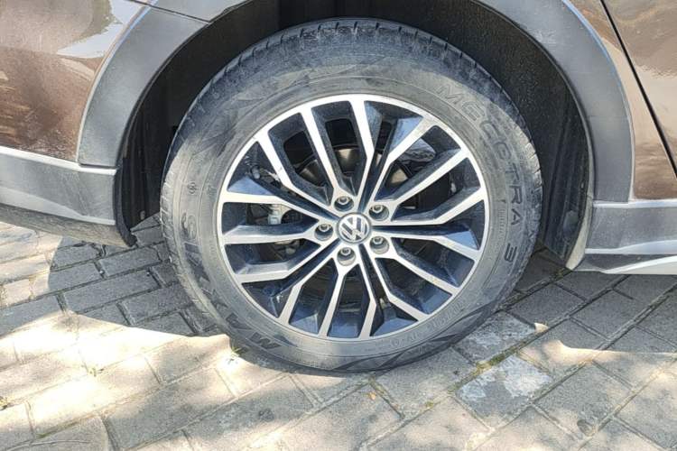 Used Volkswagen Cross Lavida 2014 1.6L Automatic Right Rear Wheel Hub