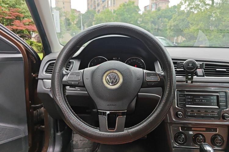 Used Volkswagen Cross Lavida 2014 1.4TSI DSG Steering Wheel