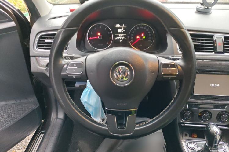 Used Volkswagen Cross Lavida 2014 1.4TSI DSG Steering Wheel