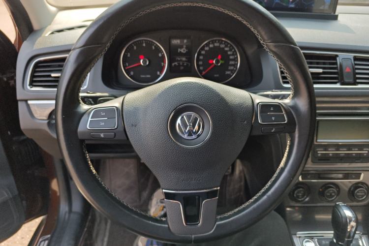 Used Volkswagen Cross Lavida 2014 1.4TSI DSG Steering Wheel