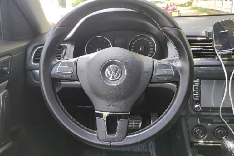 Used Volkswagen Cross Lavida 2014 1.6L Automatic Steering Wheel