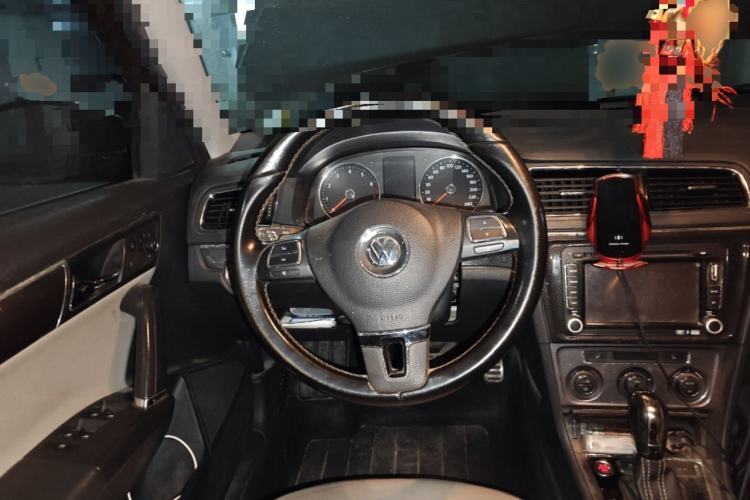 Used Volkswagen Cross Lavida 2014 1.4TSI DSG Steering Wheel