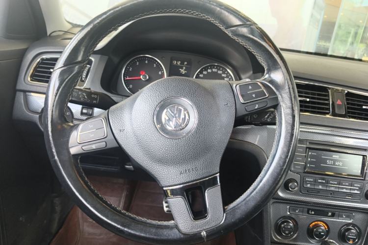 Used Volkswagen Cross Lavida 2014 1.4TSI DSG Steering Wheel