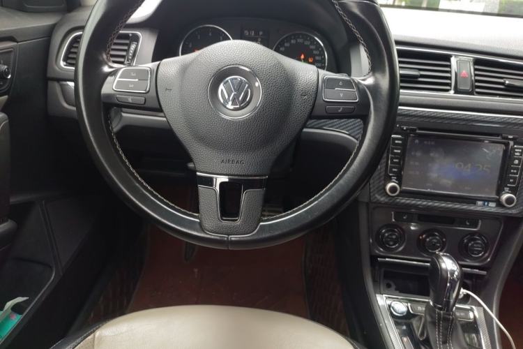 Used Volkswagen Cross Lavida 2014 1.4TSI DSG Steering Wheel