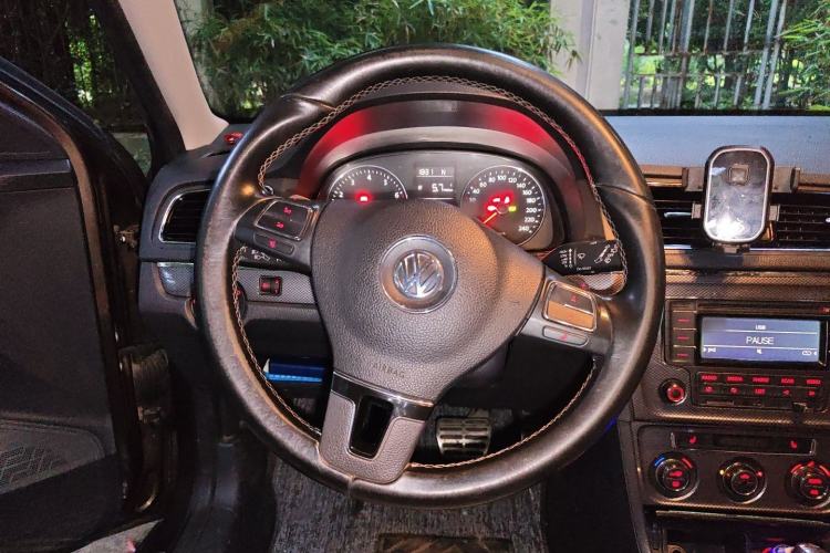 Used Volkswagen Cross Lavida 2014 1.4TSI DSG Steering Wheel