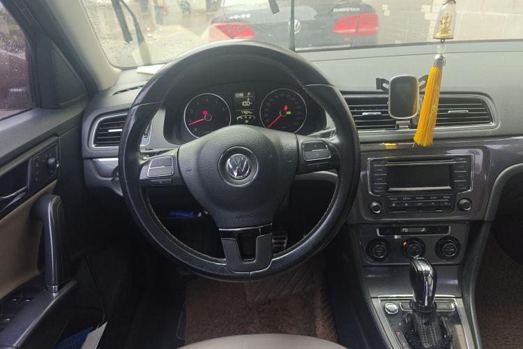 Used Volkswagen Cross Lavida 2014 1.4TSI DSG Steering Wheel