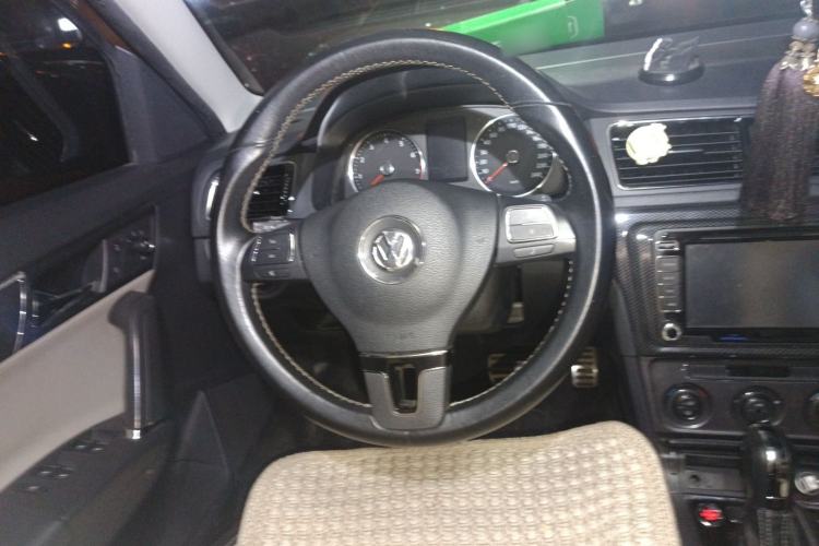 Used Volkswagen Cross Lavida 2014 1.6L Automatic Steering Wheel