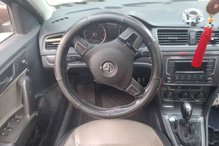 Used Volkswagen Cross Lavida 2014 1.6L Automatic Steering Wheel