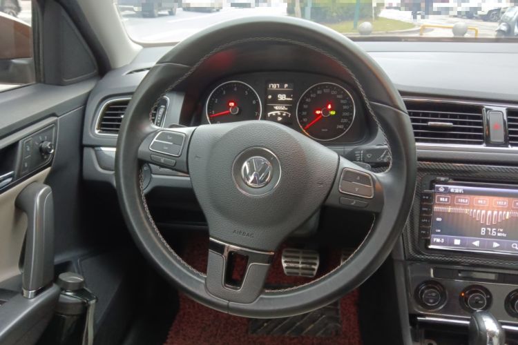Used Volkswagen Cross Lavida 2014 1.6L Automatic Steering Wheel