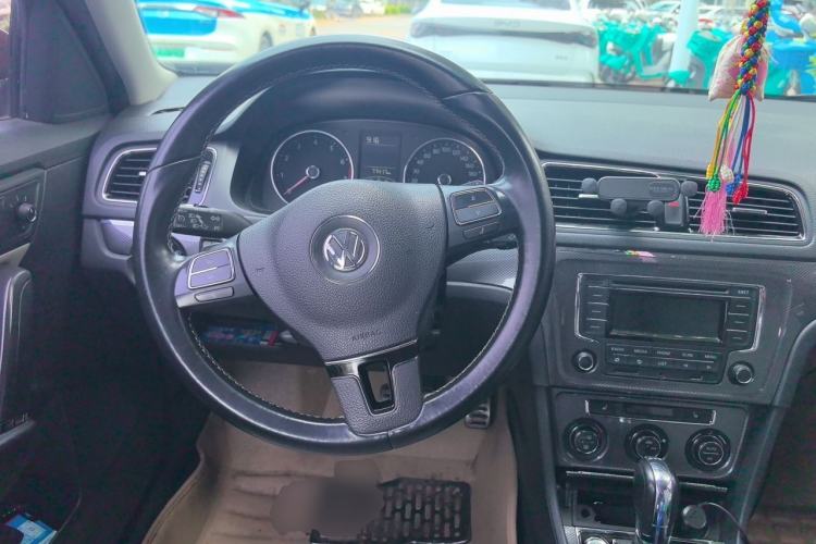 Used Volkswagen Cross Lavida 2014 1.4TSI DSG Steering Wheel