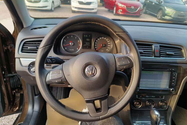 Used Volkswagen Cross Lavida 2014 1.4TSI DSG Steering Wheel
