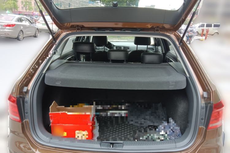 Used Volkswagen Cross Lavida 2014 1.6L Automatic Trunk
