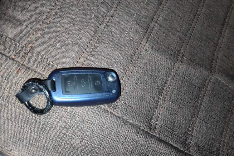 Used Volkswagen Cross Lavida 2014 1.6L Automatic Vehicle Key