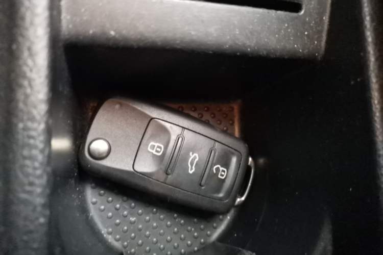 Used Volkswagen Cross Lavida 2014 1.4TSI DSG Vehicle Key