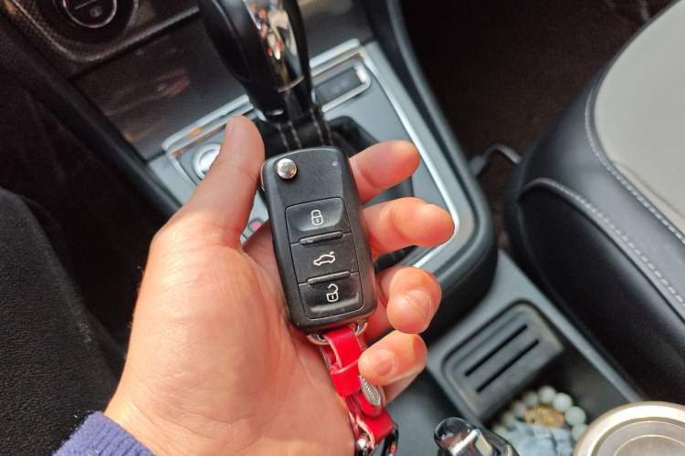 Used Volkswagen Cross Lavida 2014 1.4TSI DSG Vehicle Key